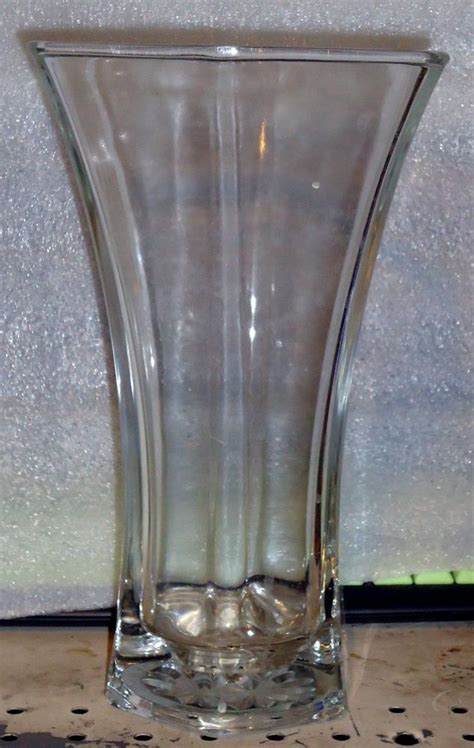 Hoosier 4071 Diamond pattern glass vase Height 5 12 No scratches, nicks or chips Excellent Condition. . Hoosier glass vase 4041